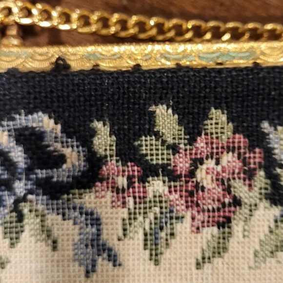 Vintage West Germany Embroidered Floral Purse With Gold Tone Chain Strap - Picture 9 of 9